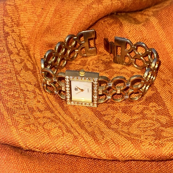 Elizabeth Taylor Watch - Picture 3 of 3